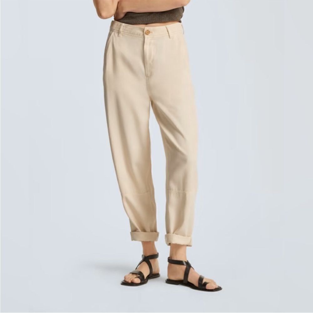 NWT Everlane The Tencel Relaxed Chino in Parchment Size 4